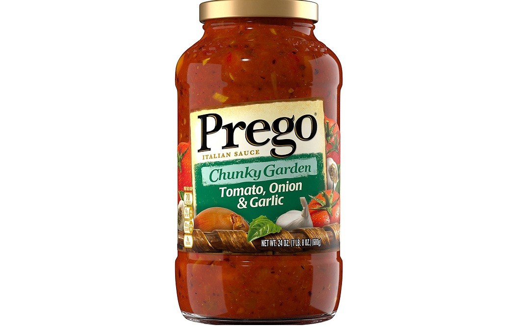 Prego Chunky Garden Tomato, Onion & Garlic Italian Sauce   Glass Jar  680 grams